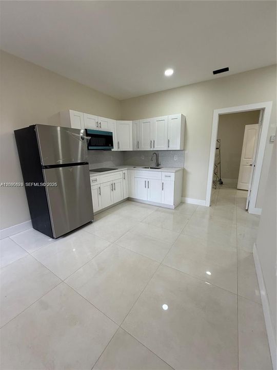 For Rent: $2,100 (2 beds, 1 baths, 1536 Square Feet)