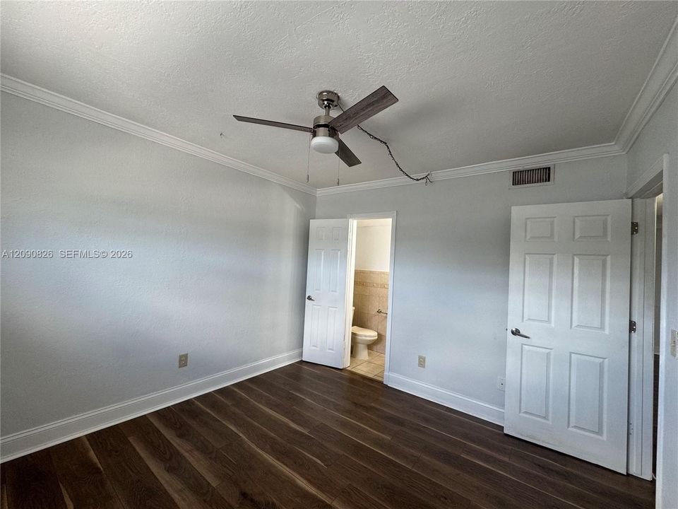 В аренду: $2,250 (2 спален, 1 ванн, 816 Квадратных фут)