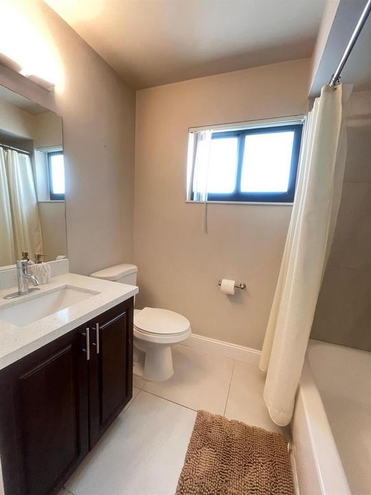 6499 Bathroom