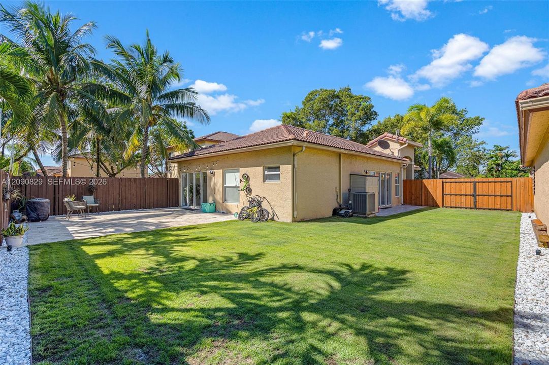 En Venta: $659,900 (4 camas, 2 baños, 1526 Pies cuadrados)