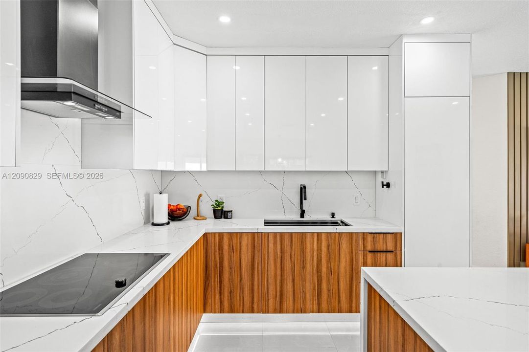 En Venta: $659,900 (4 camas, 2 baños, 1526 Pies cuadrados)