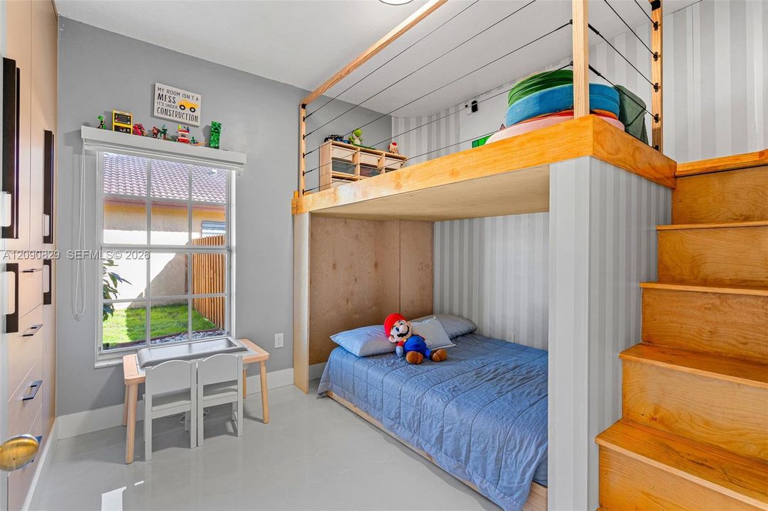 En Venta: $659,900 (4 camas, 2 baños, 1526 Pies cuadrados)