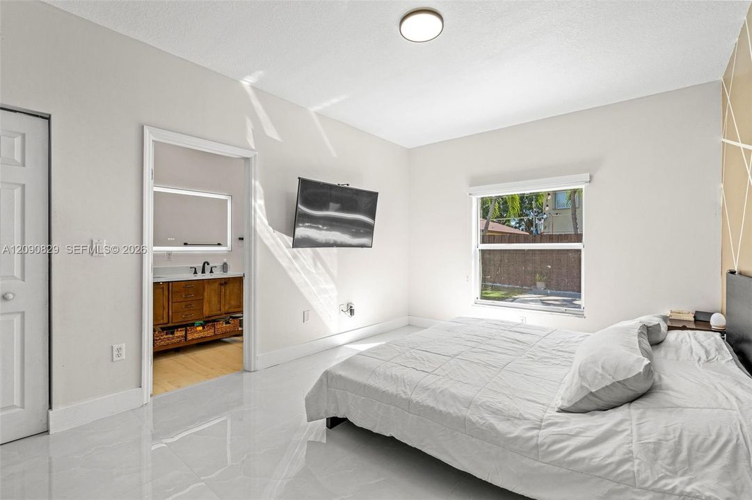 En Venta: $659,900 (4 camas, 2 baños, 1526 Pies cuadrados)