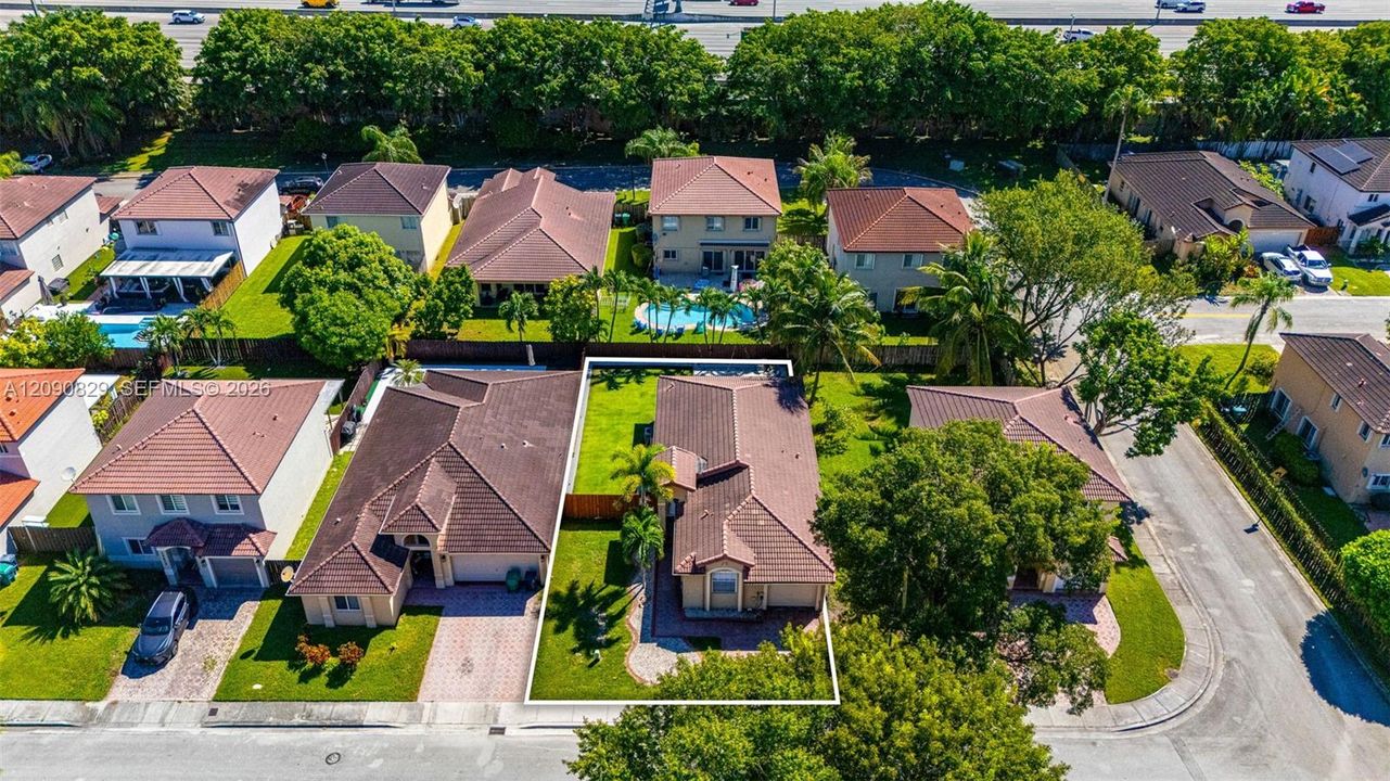 En Venta: $659,900 (4 camas, 2 baños, 1526 Pies cuadrados)