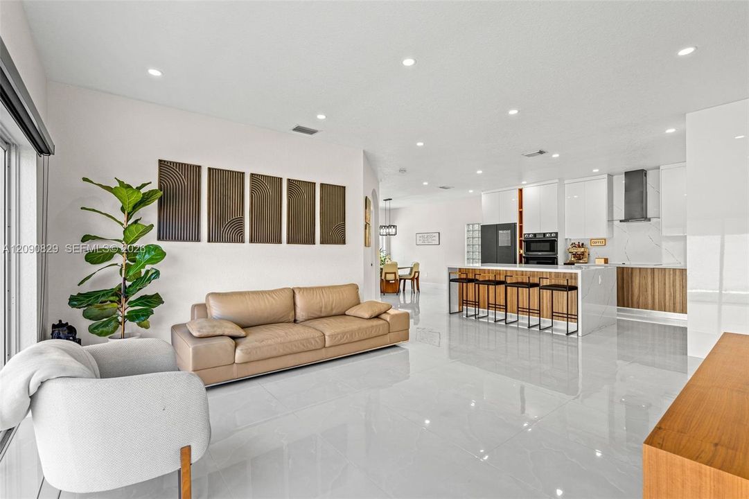 En Venta: $659,900 (4 camas, 2 baños, 1526 Pies cuadrados)