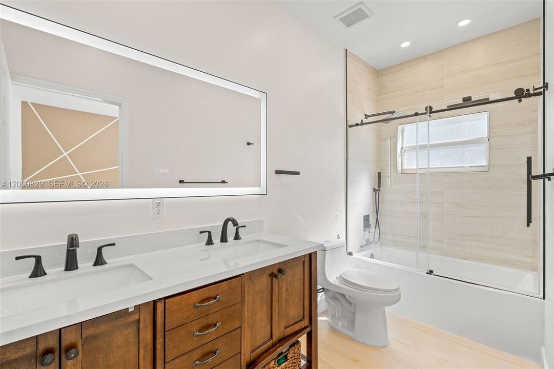 En Venta: $659,900 (4 camas, 2 baños, 1526 Pies cuadrados)