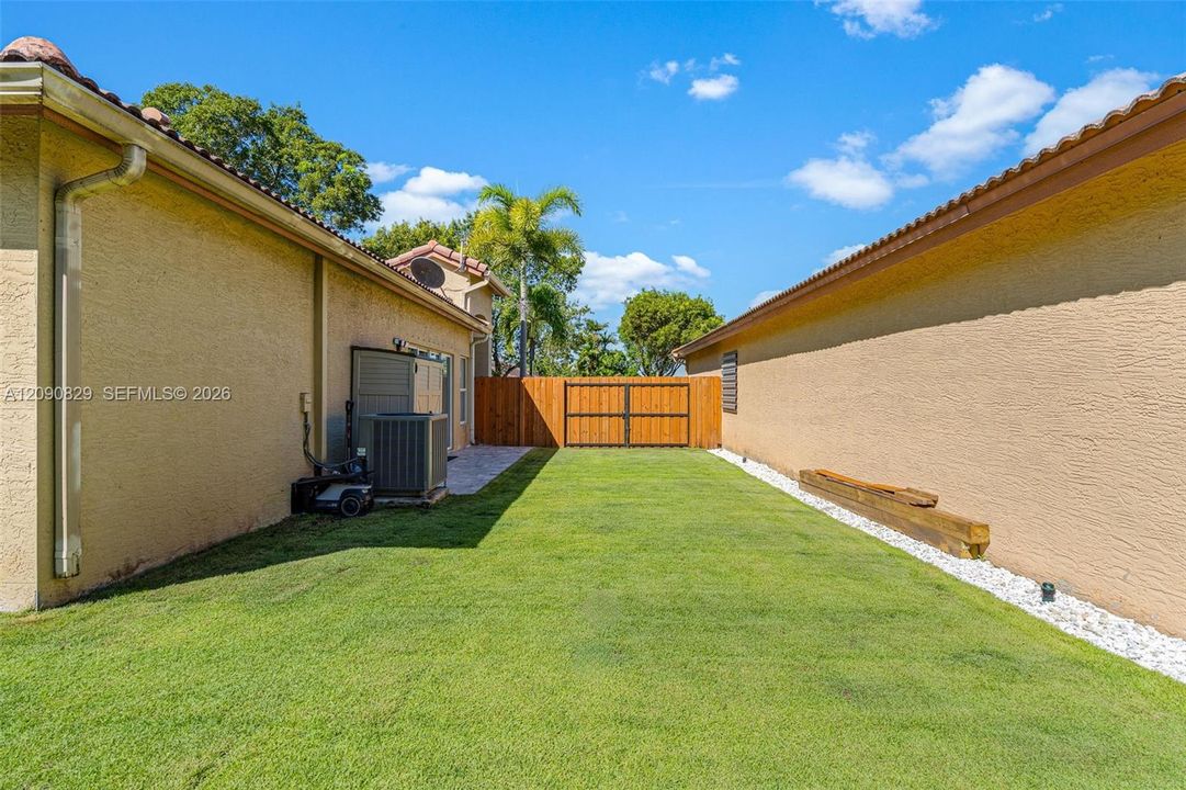 En Venta: $659,900 (4 camas, 2 baños, 1526 Pies cuadrados)