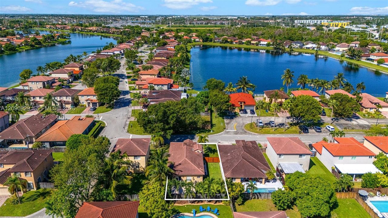 En Venta: $659,900 (4 camas, 2 baños, 1526 Pies cuadrados)