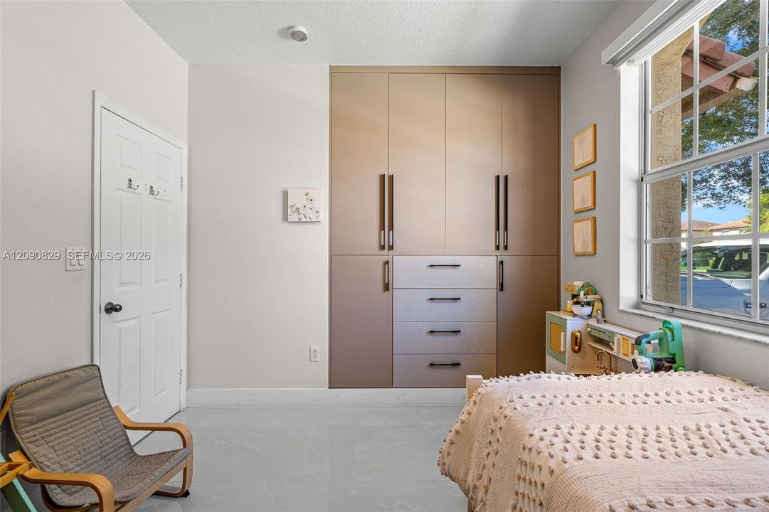 En Venta: $659,900 (4 camas, 2 baños, 1526 Pies cuadrados)