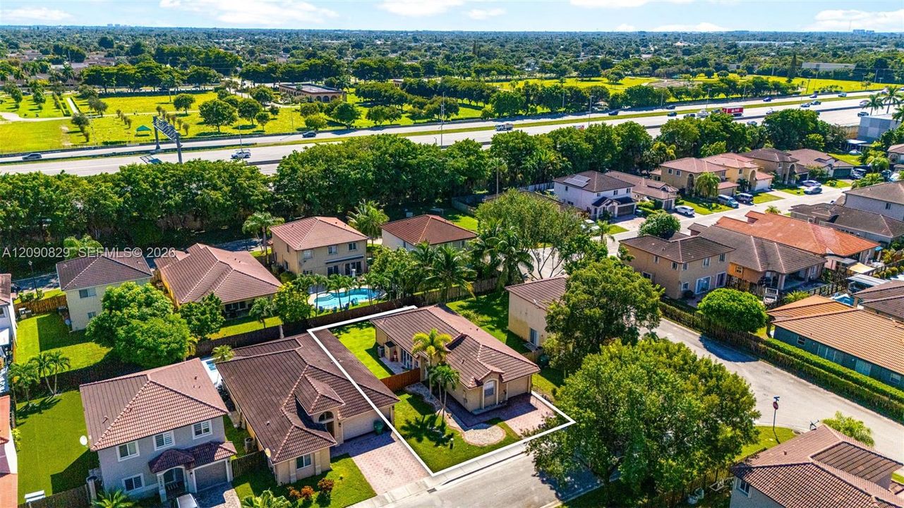 En Venta: $659,900 (4 camas, 2 baños, 1526 Pies cuadrados)