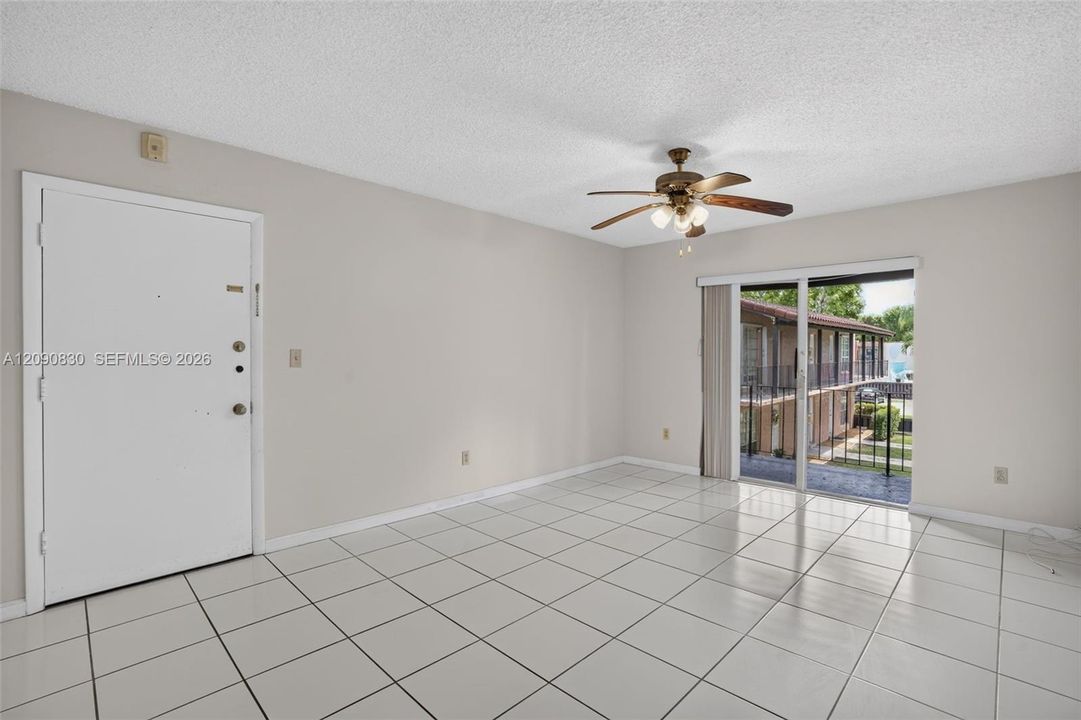 For Rent: $1,800 (1 beds, 1 baths, 615 Square Feet)