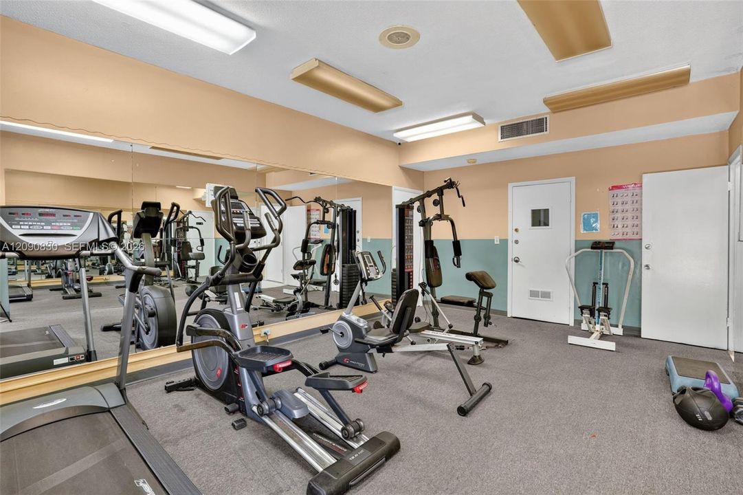 For Rent: $1,800 (1 beds, 1 baths, 615 Square Feet)