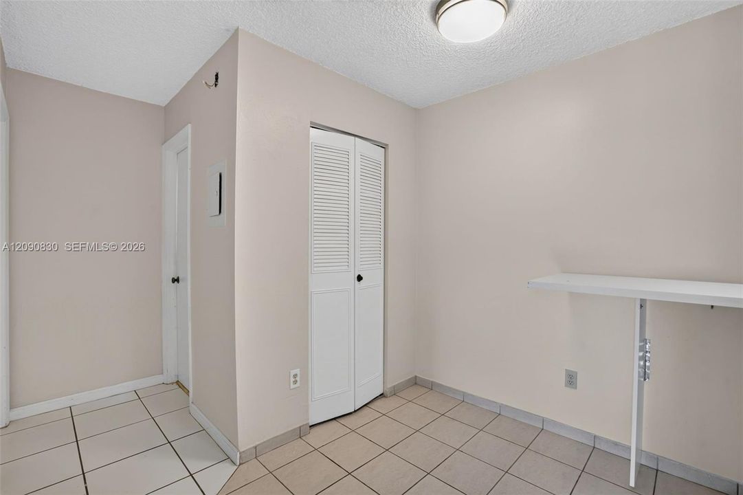 For Rent: $1,800 (1 beds, 1 baths, 615 Square Feet)