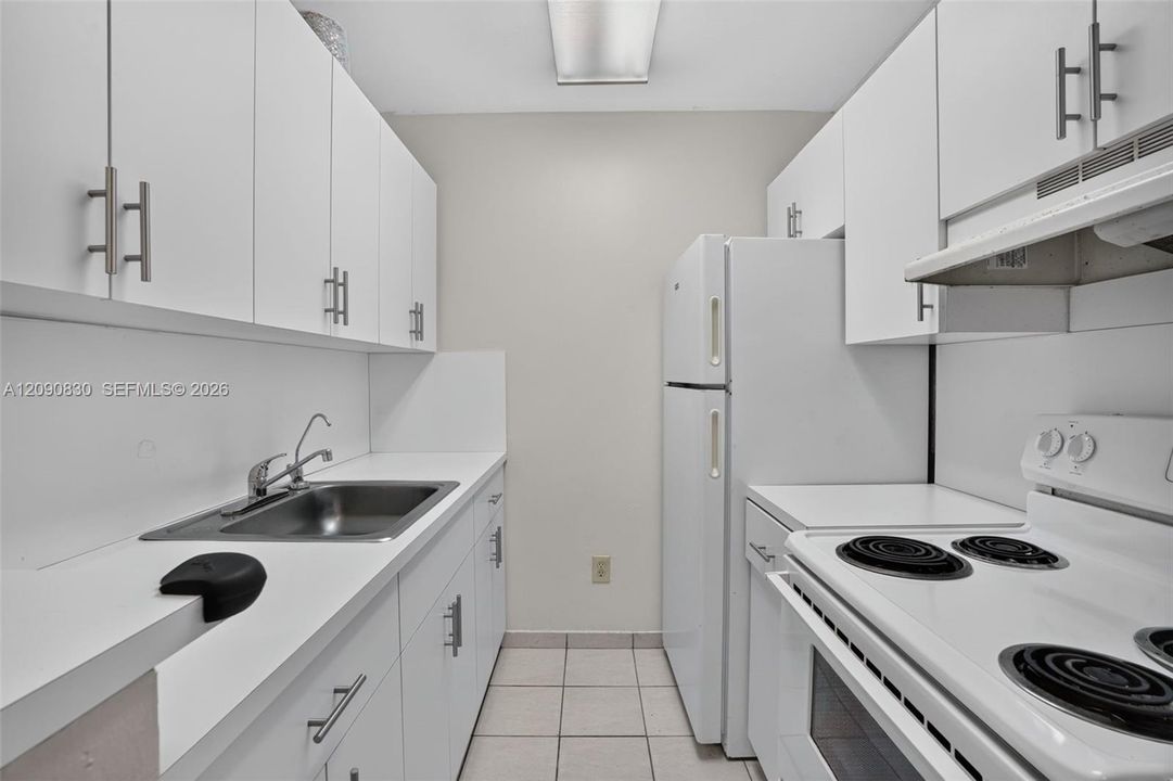 For Rent: $1,800 (1 beds, 1 baths, 615 Square Feet)