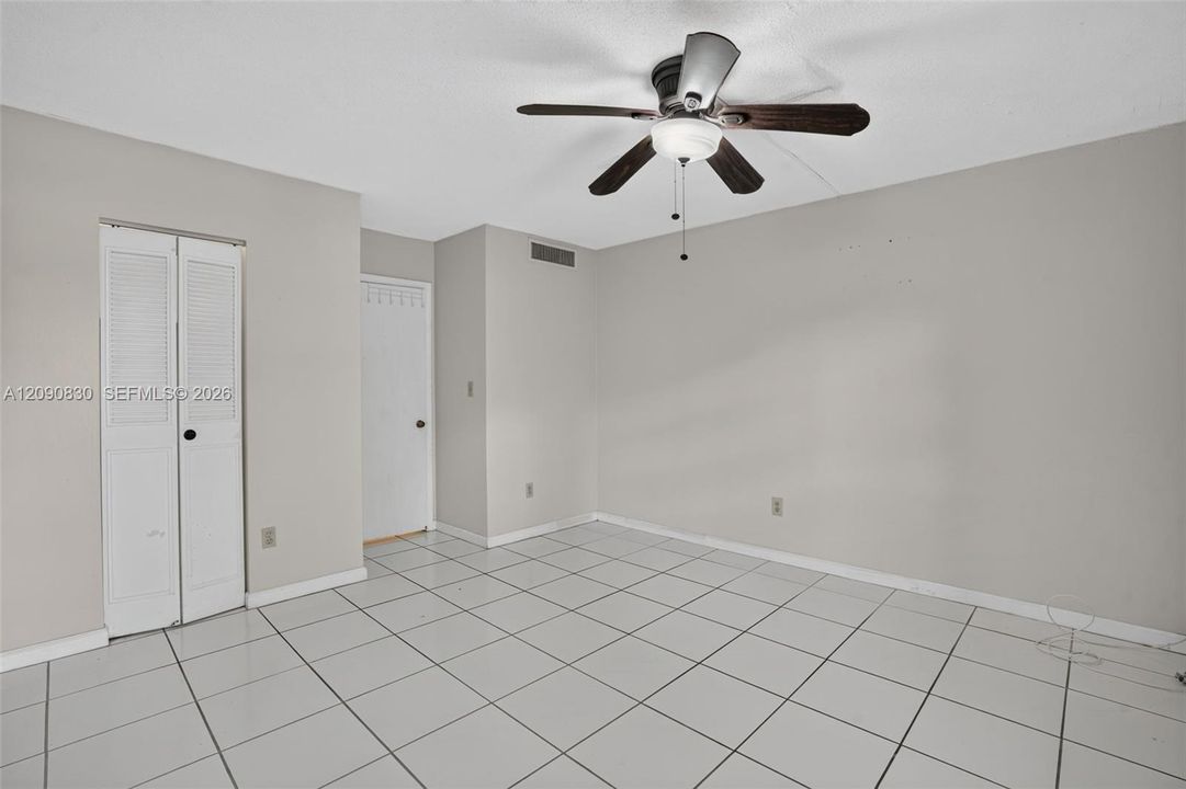 For Rent: $1,800 (1 beds, 1 baths, 615 Square Feet)