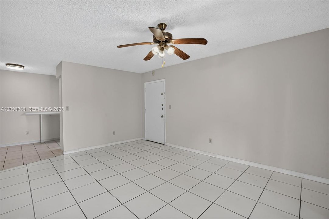 For Rent: $1,800 (1 beds, 1 baths, 615 Square Feet)