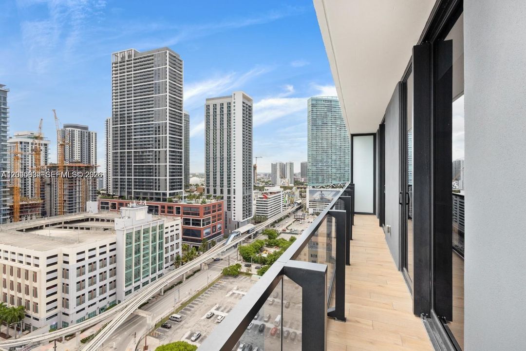 For Rent: $8,000 (3 beds, 3 baths, 1127 Square Feet)