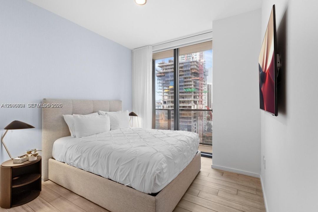 For Rent: $8,000 (3 beds, 3 baths, 1127 Square Feet)