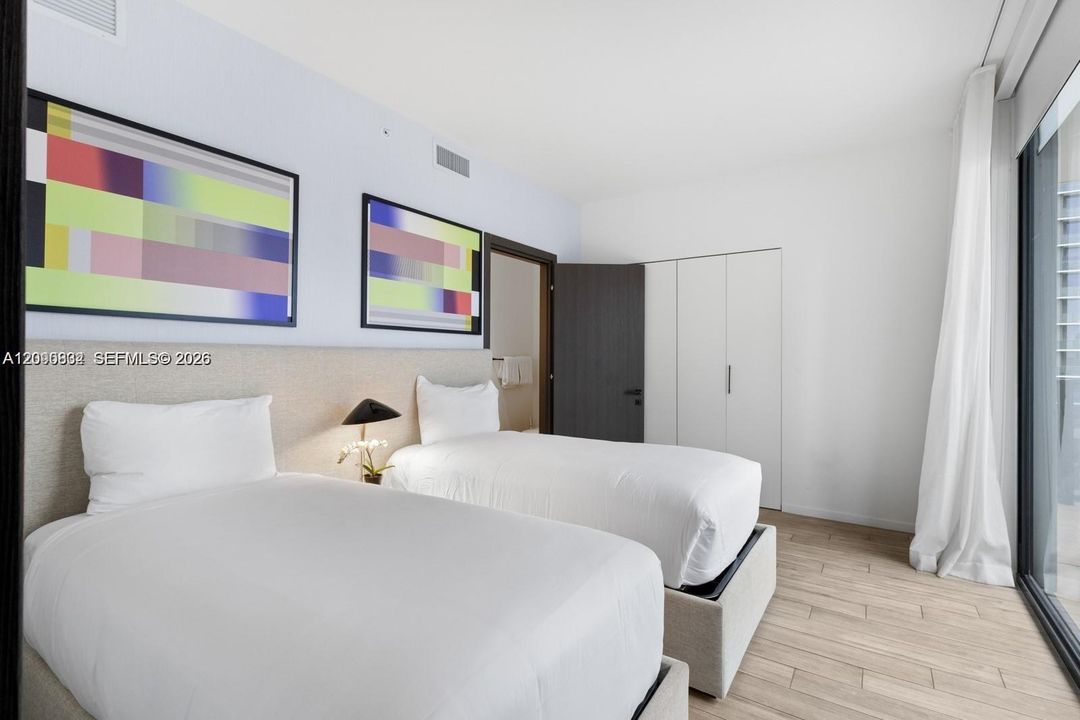 For Rent: $8,000 (3 beds, 3 baths, 1127 Square Feet)