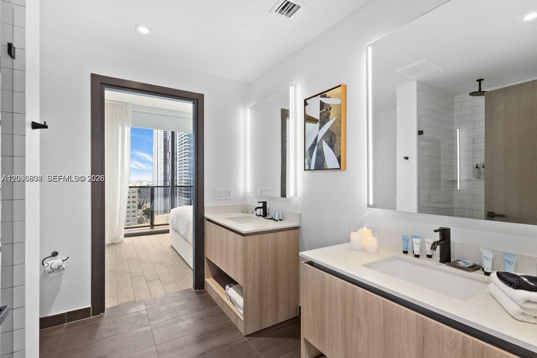 For Rent: $8,000 (3 beds, 3 baths, 1127 Square Feet)