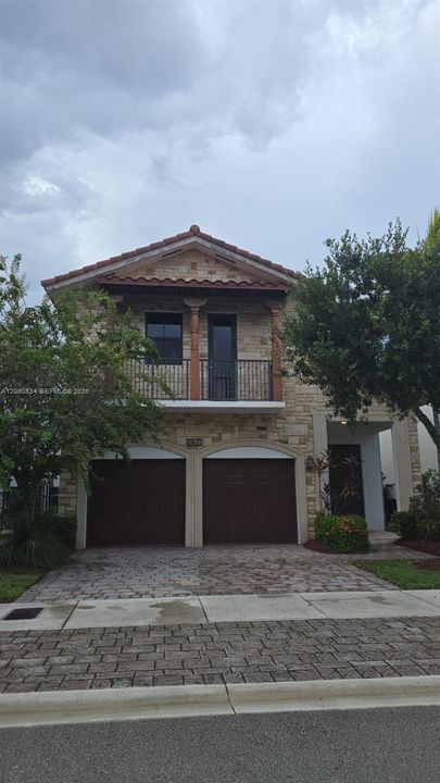For Rent: $6,500 (5 beds, 4 baths, 3205 Square Feet)