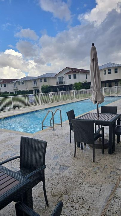 For Rent: $6,500 (5 beds, 4 baths, 3205 Square Feet)