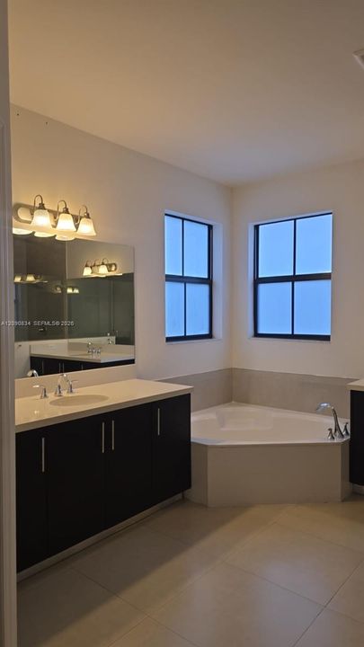 For Rent: $6,500 (5 beds, 4 baths, 3205 Square Feet)