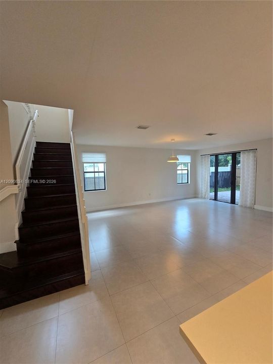 For Rent: $6,500 (5 beds, 4 baths, 3205 Square Feet)