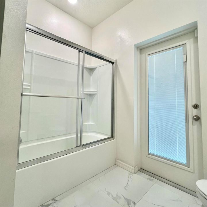 103 Sw Grove Photo 11