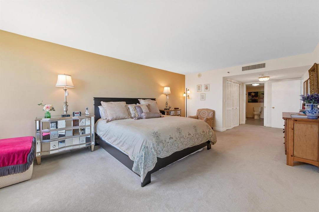 15 Bedroom 02