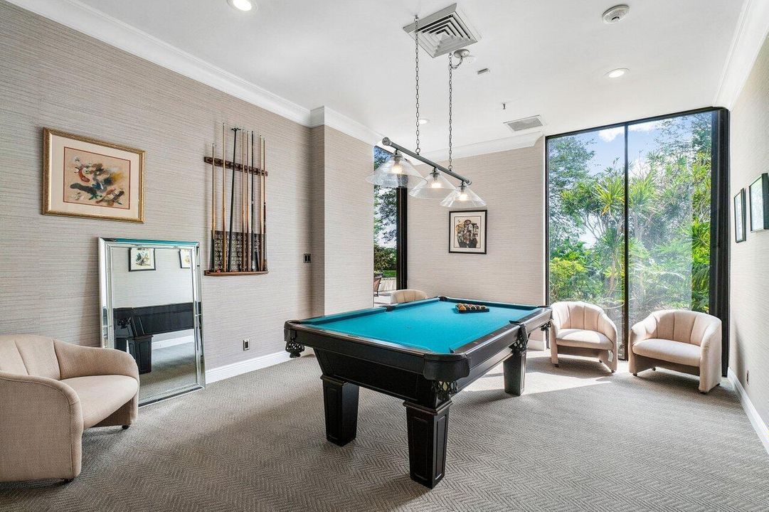 BILLIARDS ROOM