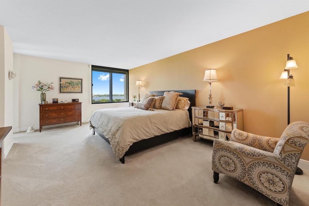 14 Bedroom 01