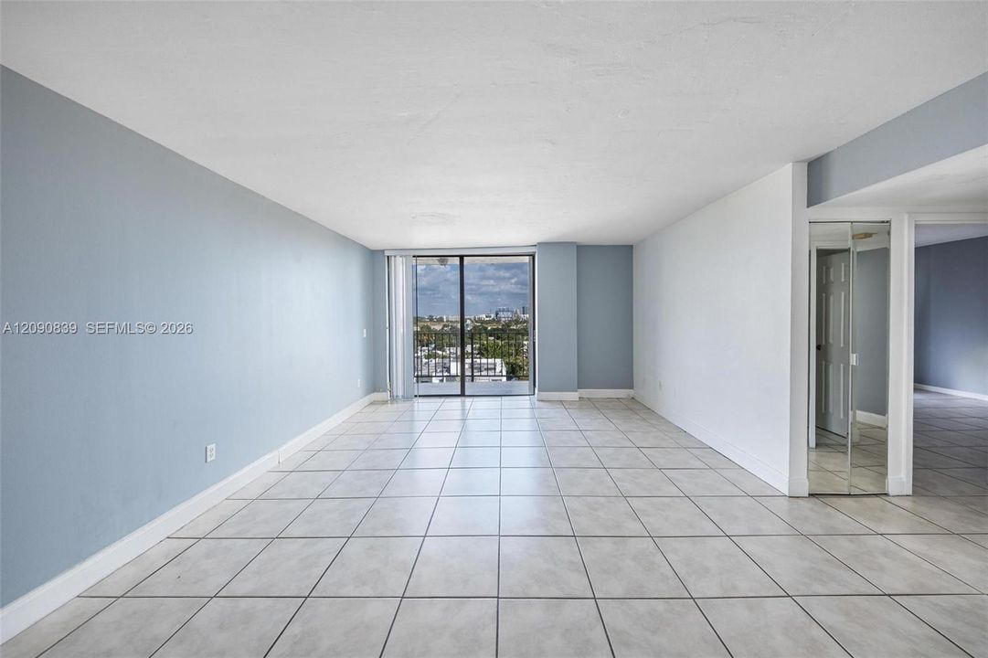 For Rent: $2,500 (2 beds, 2 baths, 904 Square Feet)