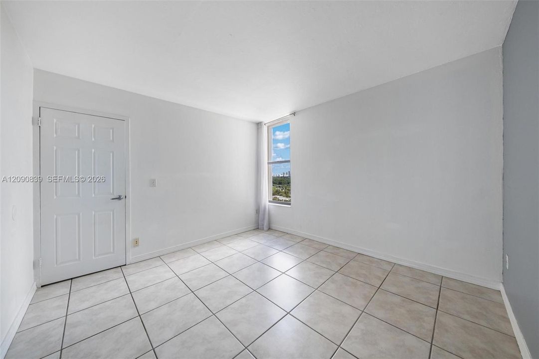 For Rent: $2,500 (2 beds, 2 baths, 904 Square Feet)