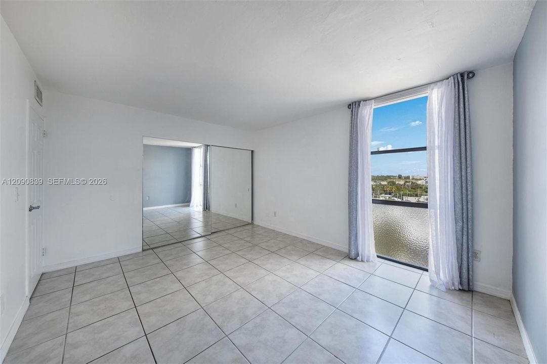 For Rent: $2,500 (2 beds, 2 baths, 904 Square Feet)