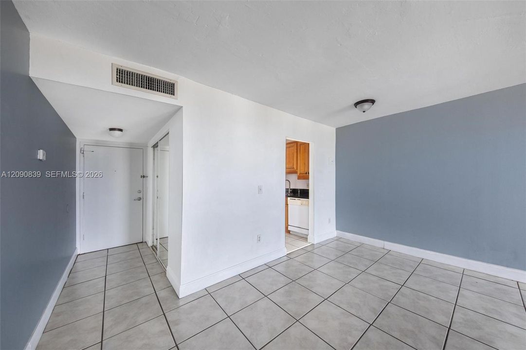 For Rent: $2,500 (2 beds, 2 baths, 904 Square Feet)