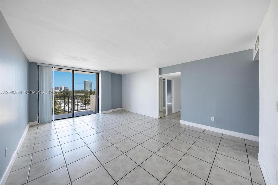 For Rent: $2,500 (2 beds, 2 baths, 904 Square Feet)