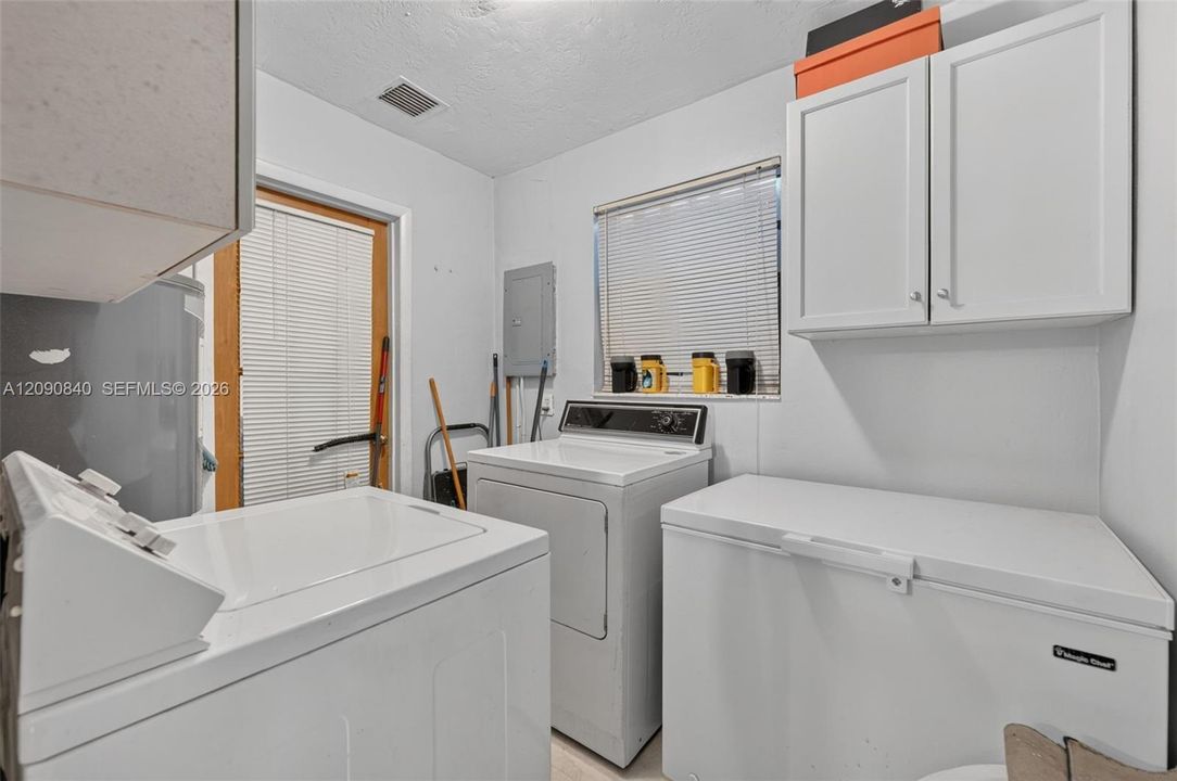 En Venta: $580,000 (3 camas, 2 baños, 1595 Pies cuadrados)