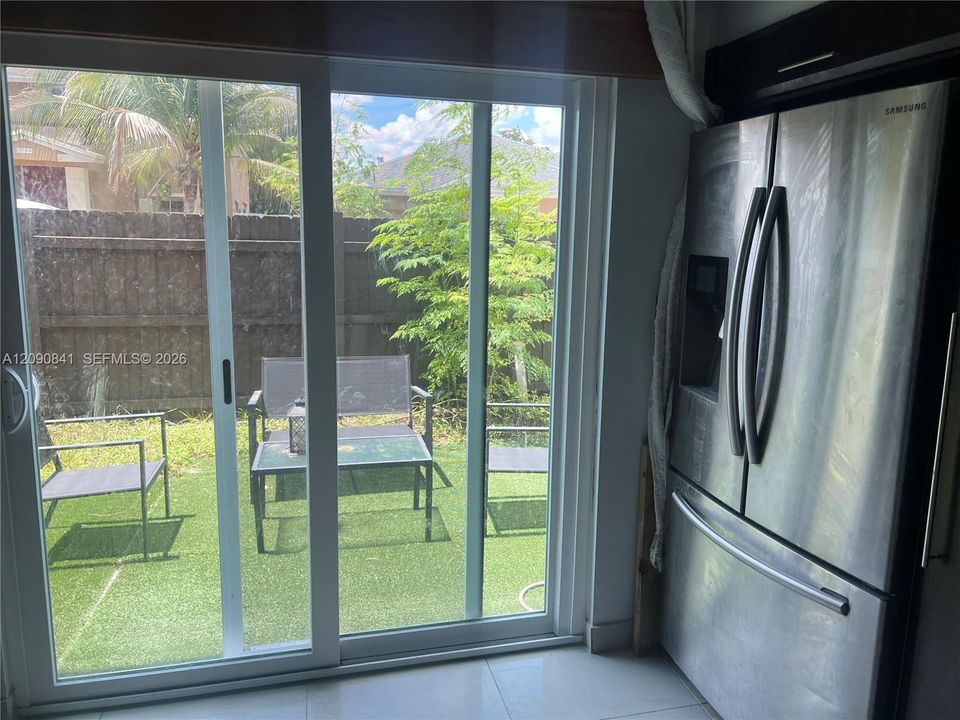 En Venta: $415,000 (3 camas, 2 baños, 1415 Pies cuadrados)