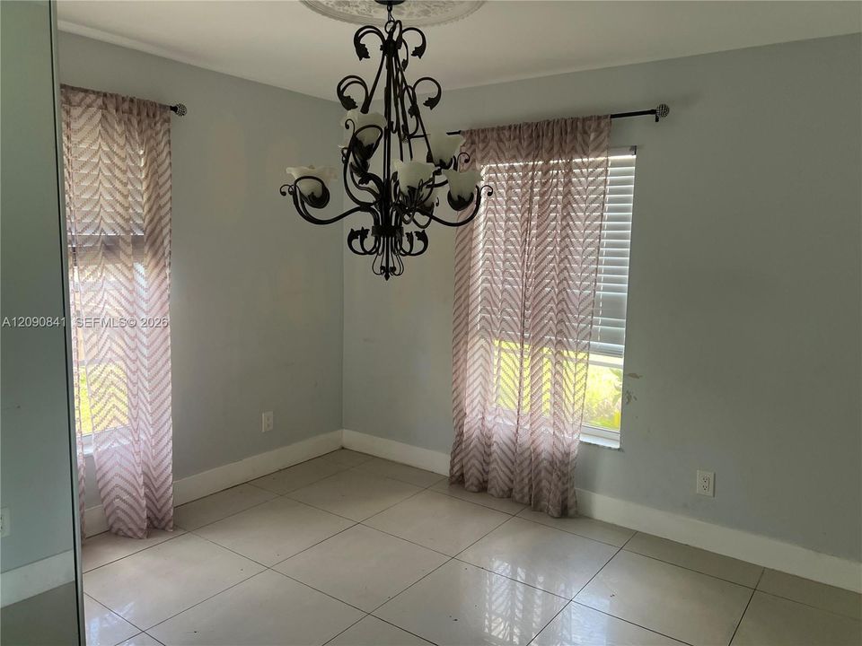 En Venta: $415,000 (3 camas, 2 baños, 1415 Pies cuadrados)