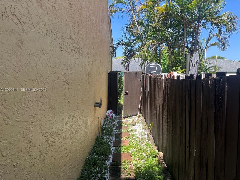 En Venta: $415,000 (3 camas, 2 baños, 1415 Pies cuadrados)