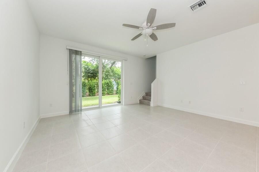 03_4547HollisterAve_165_LivingRoom_Small