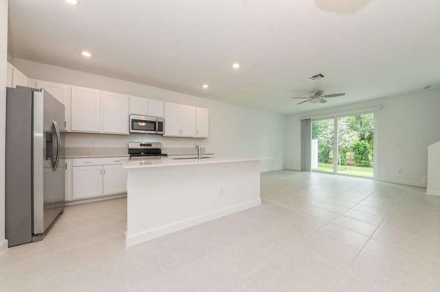 11_4547HollisterAve_91_KitchenLivingRoom