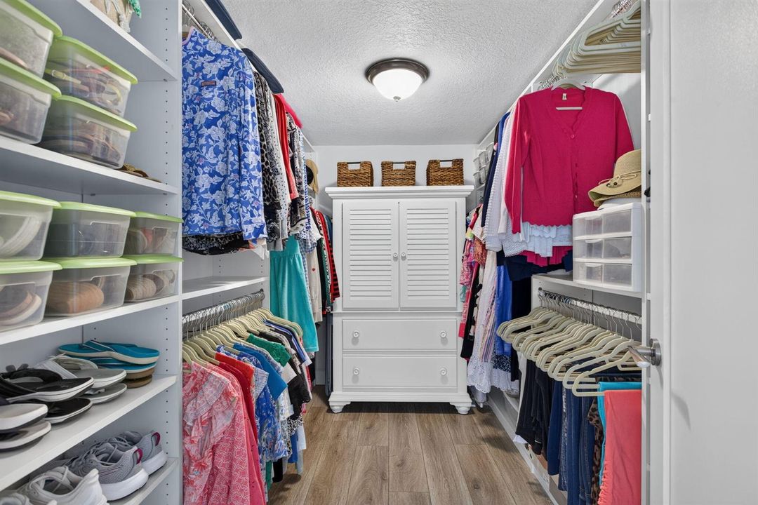 CLOSET