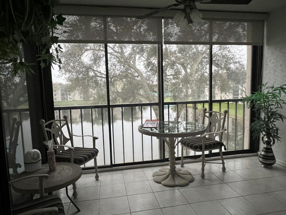 6037 Patio w_Lake View