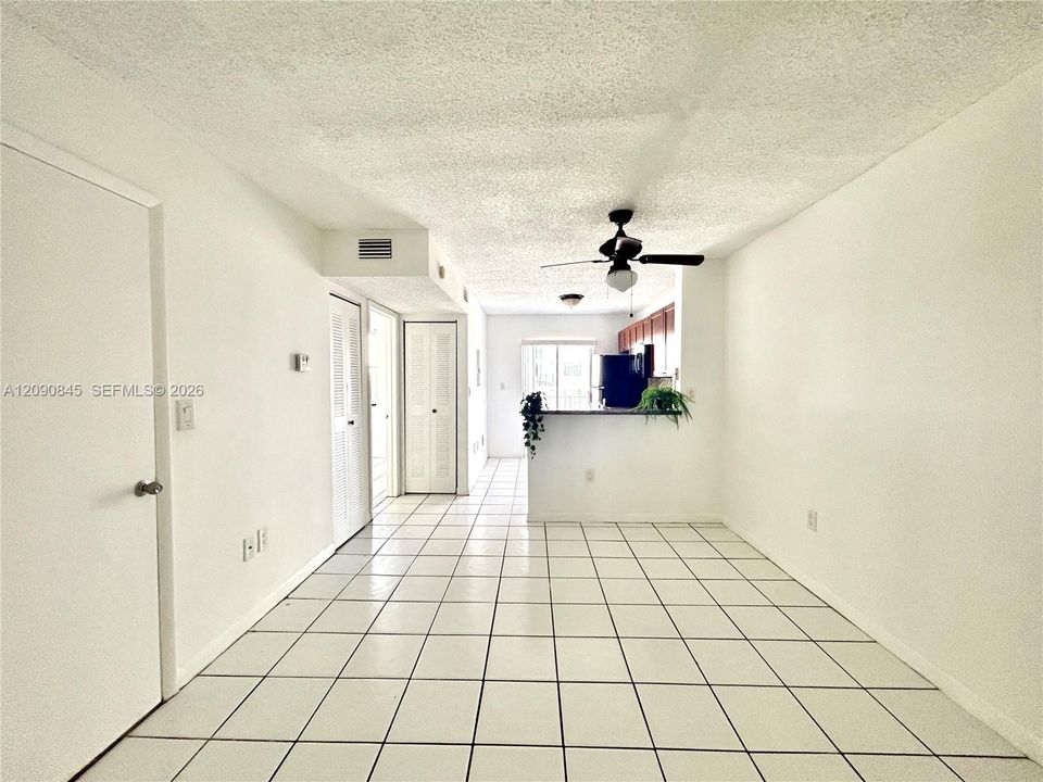 For Sale: $340,000 (2 beds, 2 baths, 625 Square Feet)