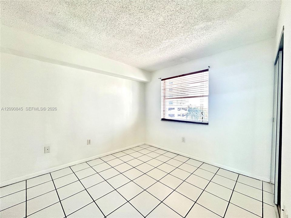For Sale: $340,000 (2 beds, 2 baths, 625 Square Feet)