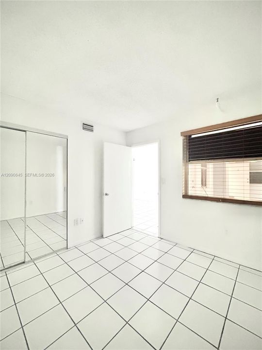 For Sale: $340,000 (2 beds, 2 baths, 625 Square Feet)
