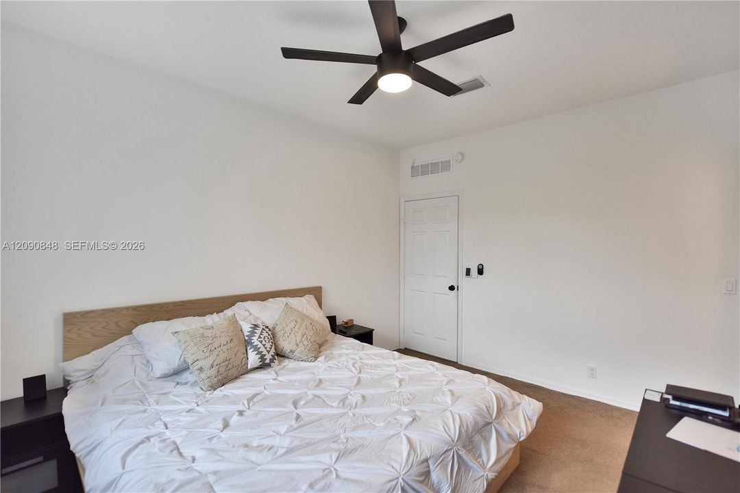 В аренду: $2,850 (2 спален, 2 ванн, 1574 Квадратных фут)