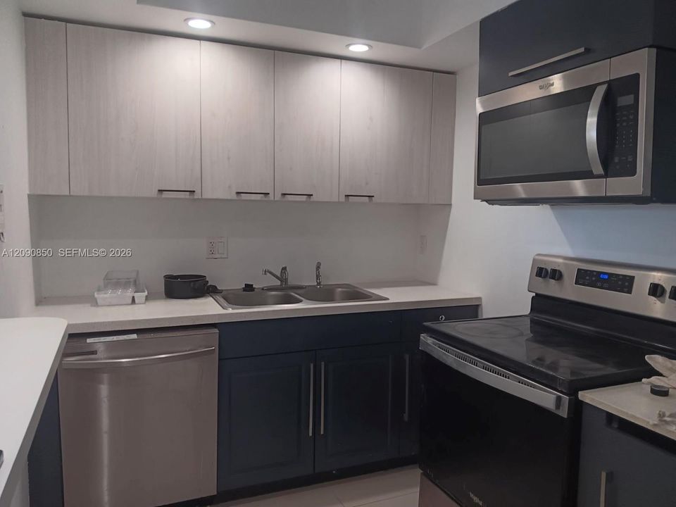 В аренду: $1,685 (2 спален, 1 ванн, 783 Квадратных фут)